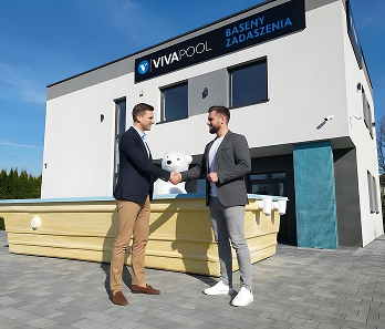Spotkanie z klientem w centrum logistycznym Viva Pool