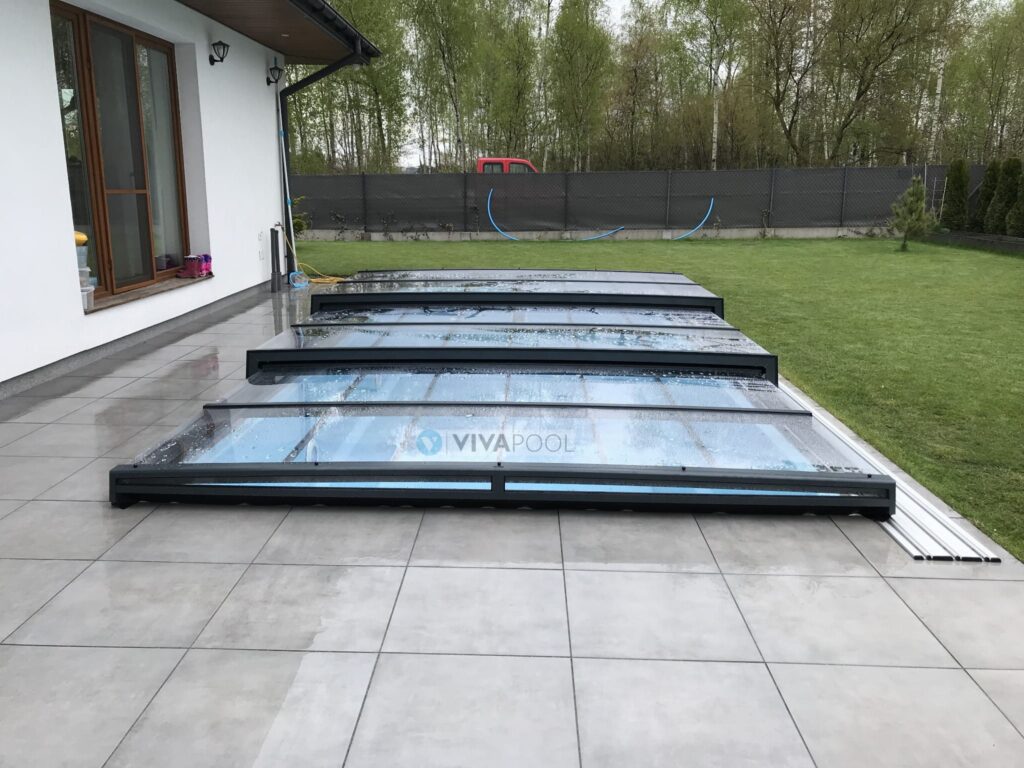 Zadaszenie basenowe 12,83 x 5,00 x 0,80 eleganckie PRESTIGE R1 z jedną prowadnicą PC lity