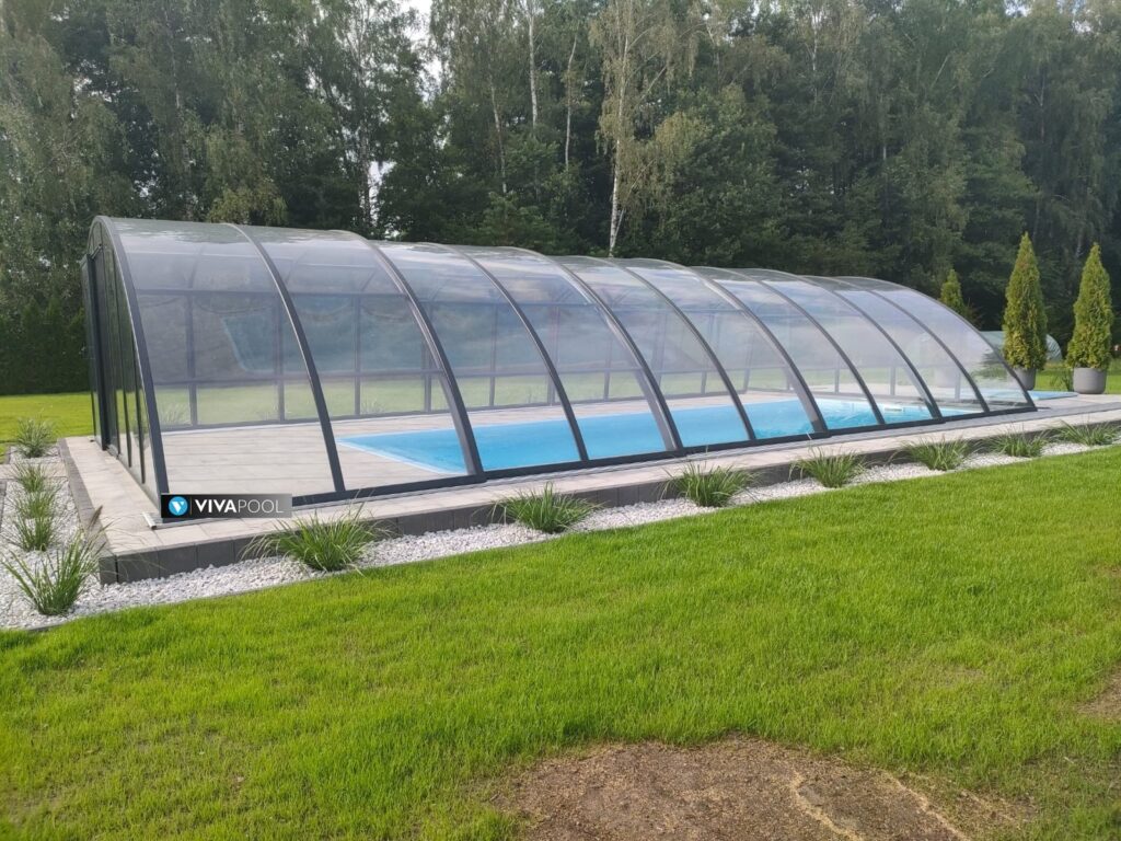 Eleganckie zadaszenie na basen wysokie OPTIMA I 10,90 x 5,20 x 2,30 poliwęglan lity wysoka pokrywa basenowa ANTRACYT