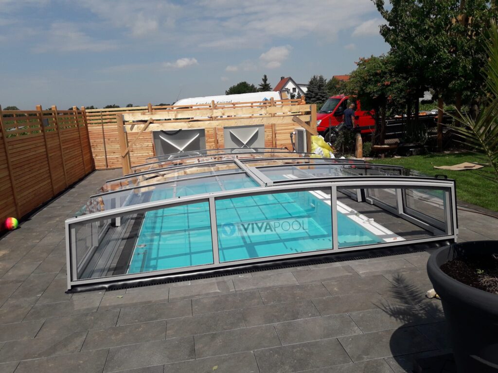 Nowoczesne zadaszenie 10,29 x 5,25 x 0,80 na basen PRESTIGE R1 z jedną prowadnicą PC lity MOCNE
