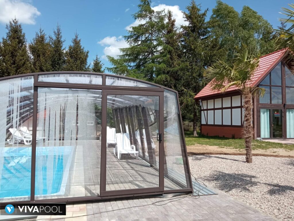 Eleganckie zadaszenie na basen wysokie OPTIMA 12,83 x 6,00 x 2,50 poliwęglan lity pokrywa basenowa