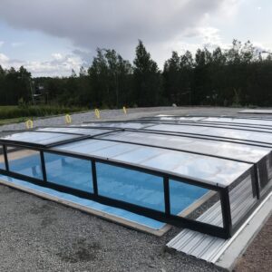 Zadaszenie na basen PRESTIGE 8,69 x 4,75 x 0,80 nowoczesna niska pokrywa basenowa z poliwęglanu litego